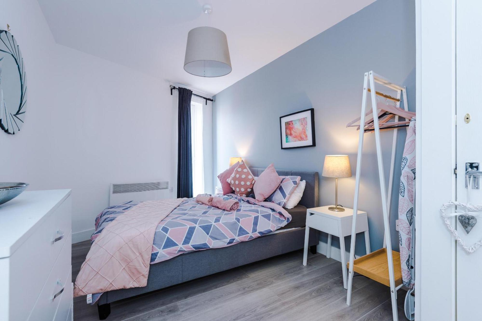 Opp Liverpool - Perfect For Contractors And Travellers, Big Savings Booking 4 Nights Or More! Apartment Bilik gambar